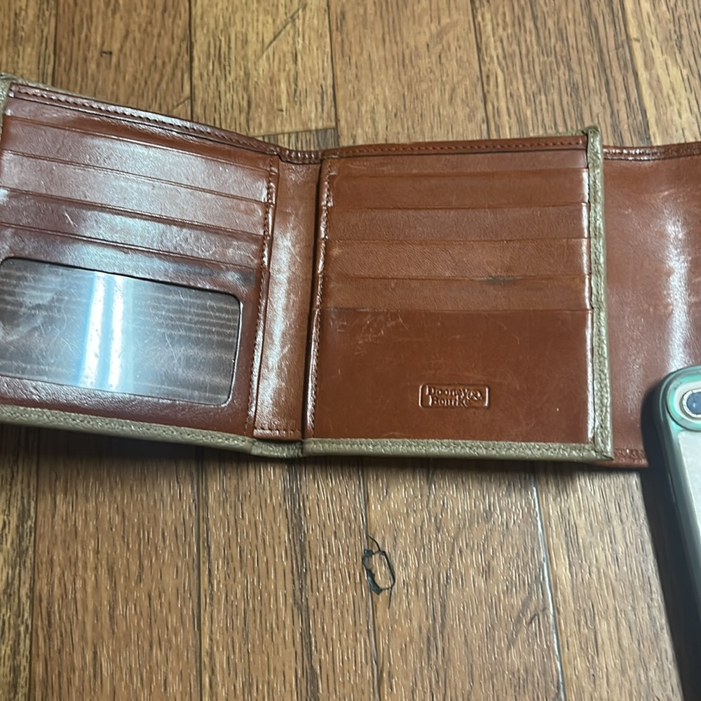 Dooney &Bourke Leather Wallet with Brown Trim - Picture 3 of 8